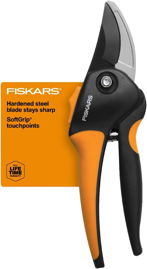 Fiskars SoftGrip Bypass Pruning Shears, 5/8" Cut Capacity Garden Clippers