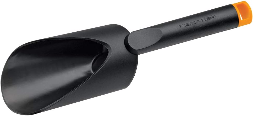 Fiskars FiberComp Soil Scoop, Hand Shovel for Gardening