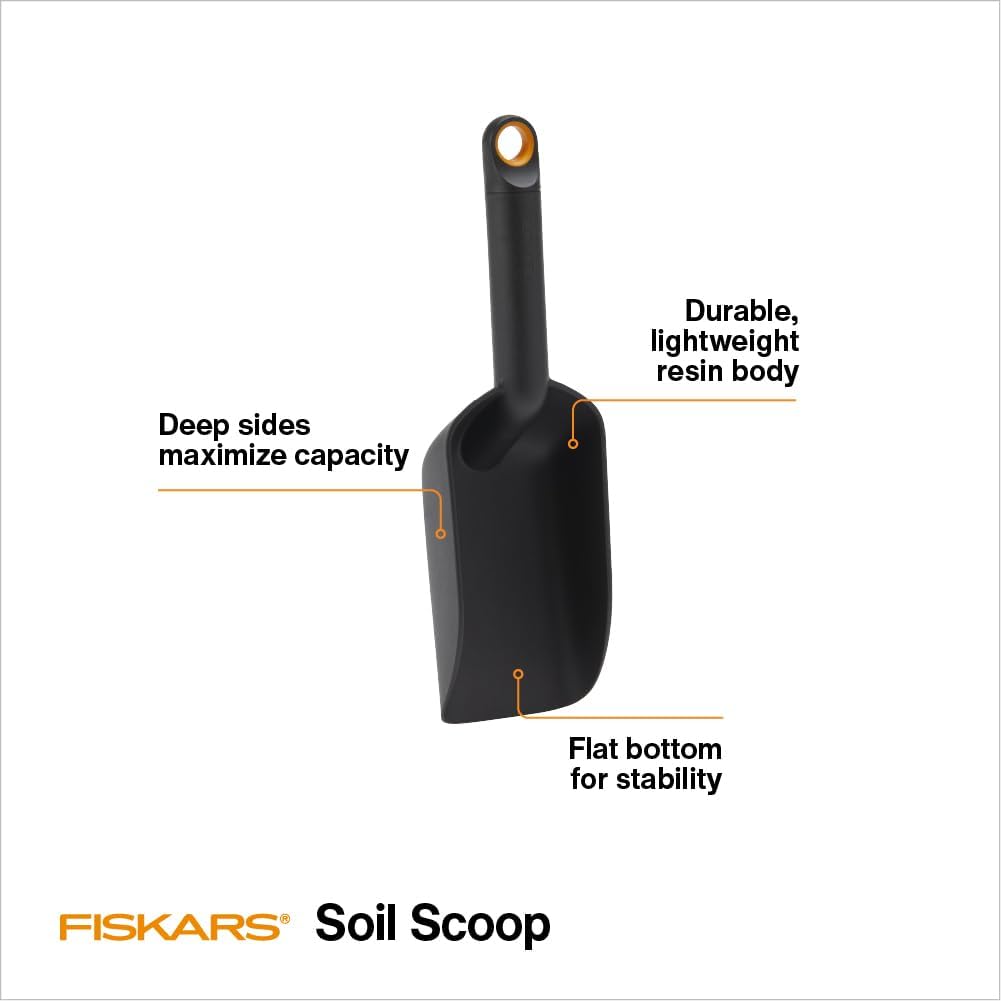 Fiskars Soil Scoop for Potting & Transplanting, 1.5 Cup Capacity, Black