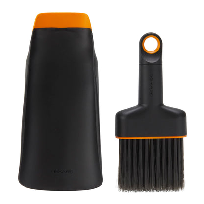 Fiskars Soil Scoop for Potting & Transplanting, 1.5 Cup Capacity, Black